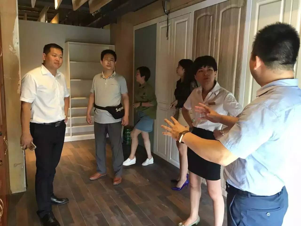 环保板材品牌家湘美.jpg