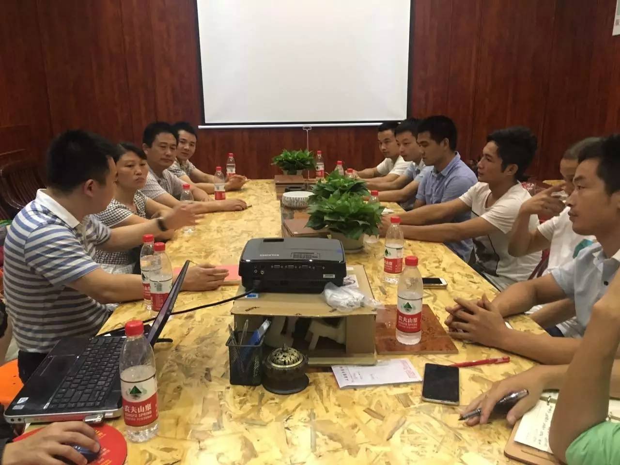 生态板品牌家湘美.jpg 生态板品牌家湘美.jpg