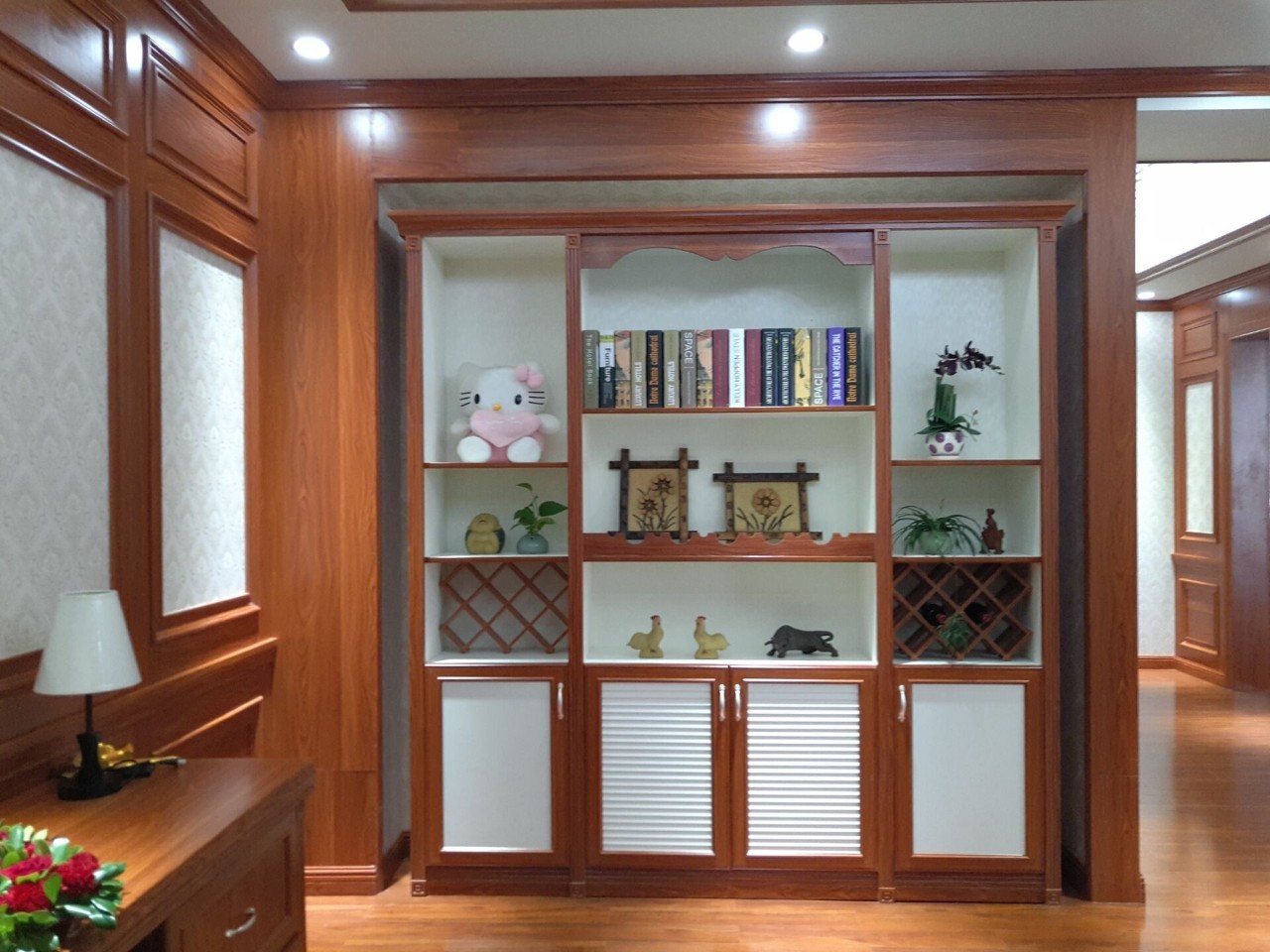 板材品牌家湘美全屋同色展厅.jpg